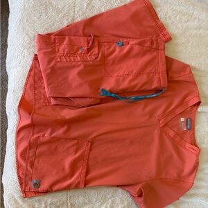 Carhartt force modern fit women’s scrub set coral